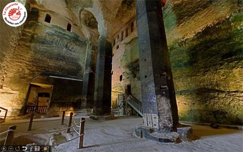 Visite virtuelle 360° HD de l'église monolithe d'Aubeterre sur Dronne en Charente par Showaround